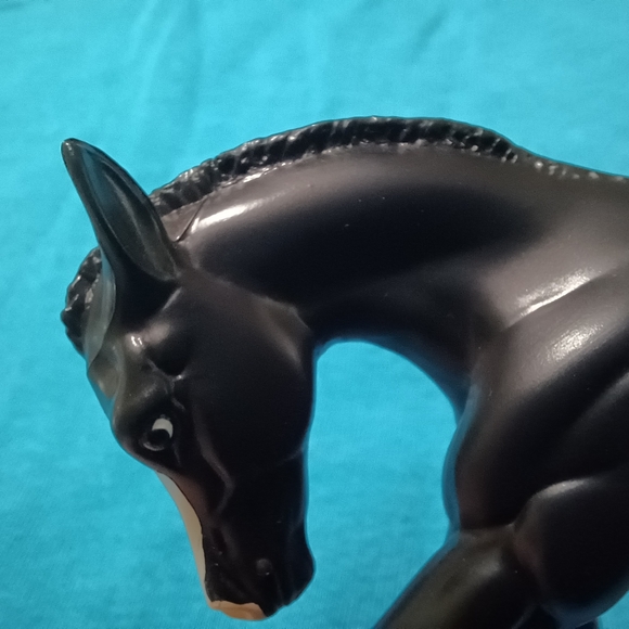 Breyer Wild and Free Foal - Picture 2 of 15